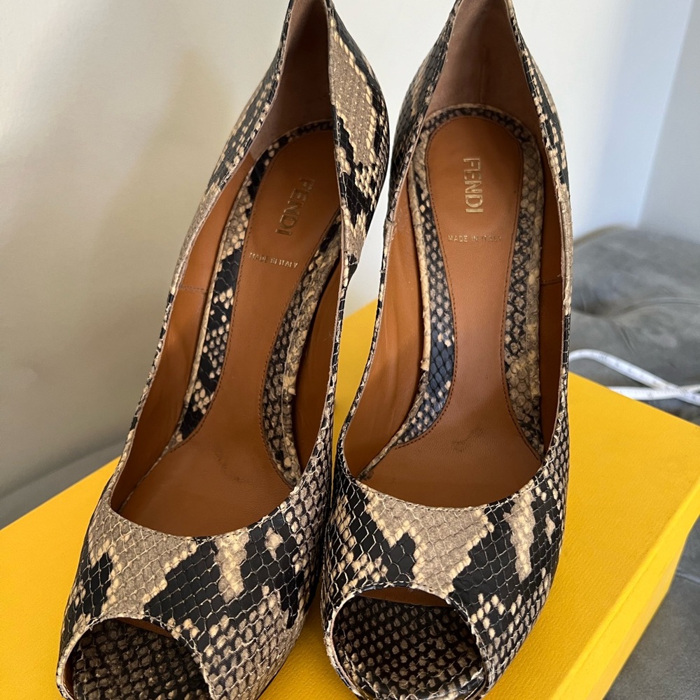 Fendi Snakeskin Sandal Heels Open Toe Size 41 (US 10)
